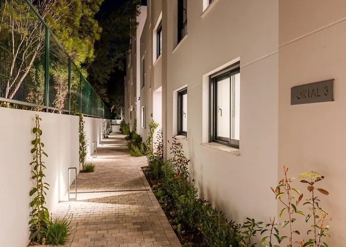 Апартаменты On The Golden Mile