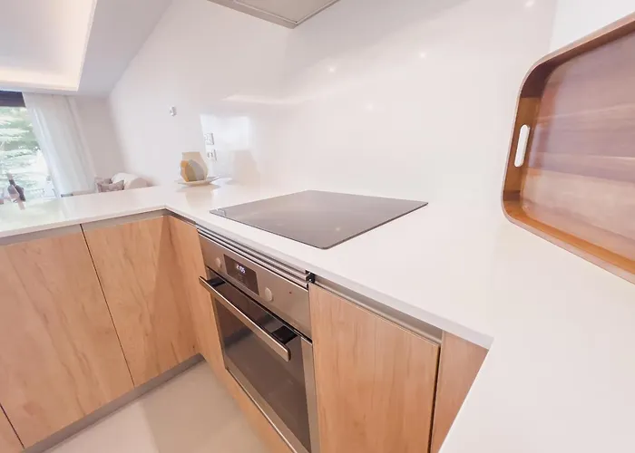 Апартаменты On The Golden Mile *