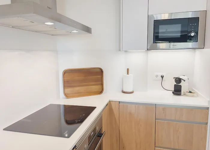 On The Golden Mile Апартаменты