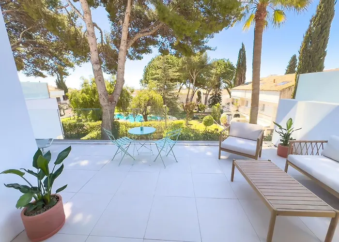 On The Golden Mile Апартаменты *